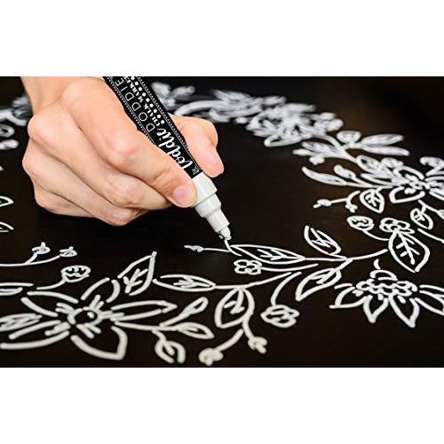 4-count bright white chalk markers